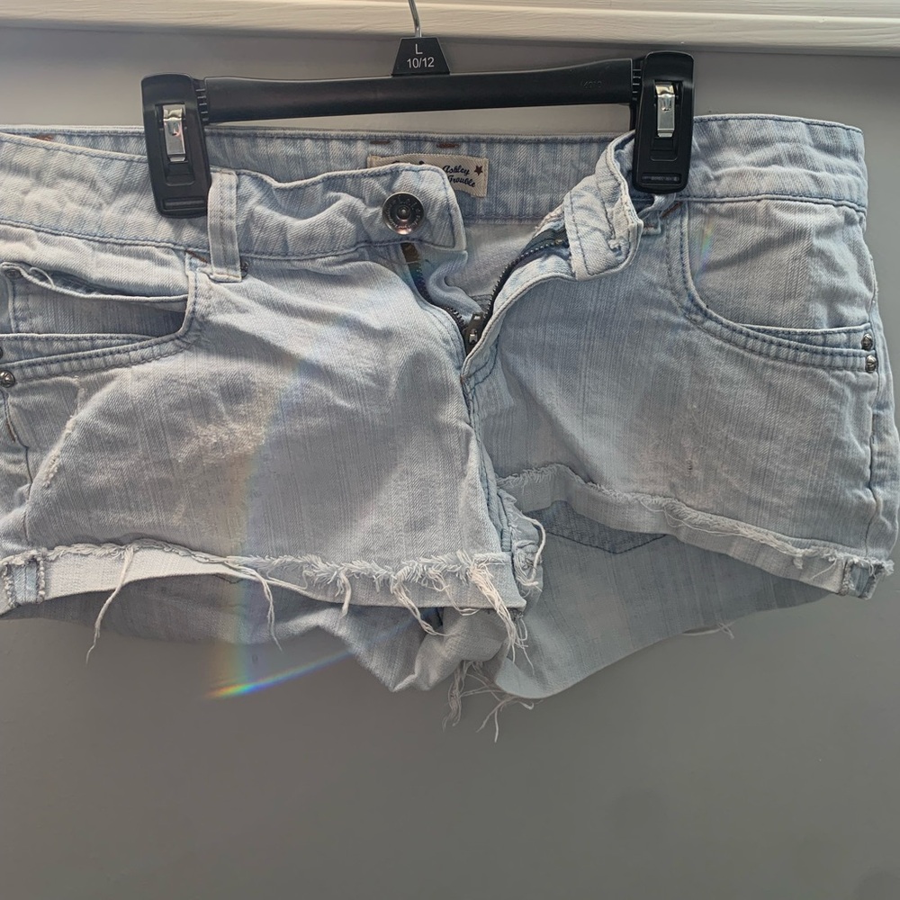 LEI Light Blue Distressed Ashley Trouble low rise Denim Shorts size 11